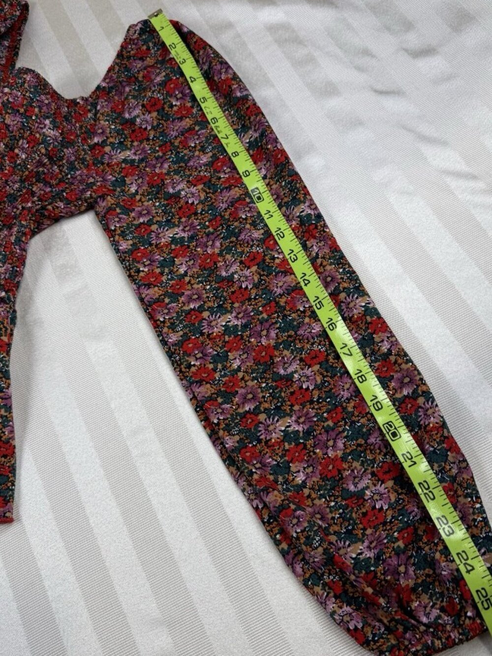 Floral Square Neck Smocked Dress 3 Ruffled Tiers SMALL, Red Lavender NWOT BTFBM - Picture 8 of 14